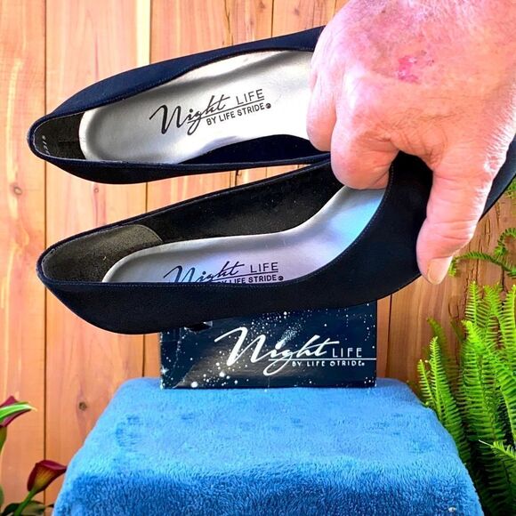 Ladies size 10 black peau de soie heels by Life Stride NIOB - Picture 7 of 10